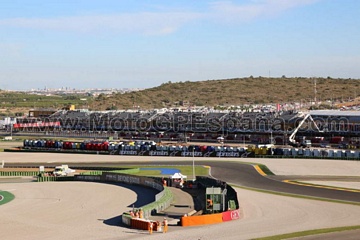 Tribuna BOXES Cheste<br />MotoGP Valencia